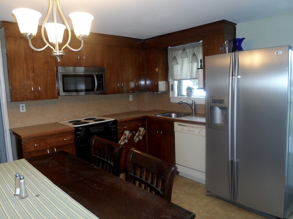 8 Violet Road Peabody, MA 01960 - Photo 7 of 18 Gallery Image 7