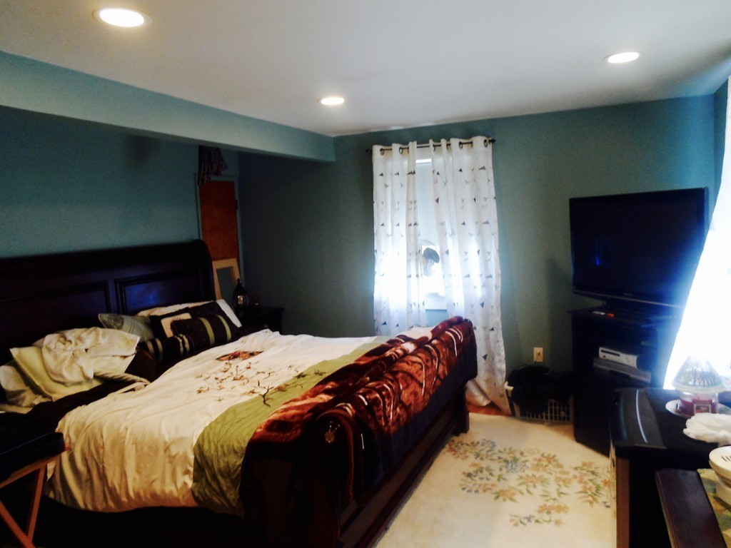 8 Violet Road Peabody, MA 01960 - Photo 9 of 18 Gallery Image 9