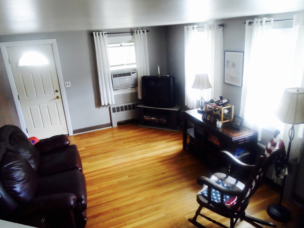 8 Violet Road Peabody, MA 01960 - Photo 10 of 18 Gallery Image 10