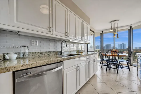 $4,000 | 3600 Yacht Club Drive, Unit 904, Aventura, FL 33180