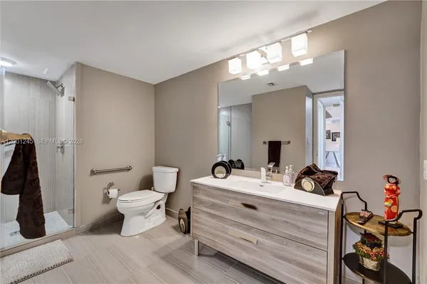 $4,000 | 3600 Yacht Club Drive, Unit 904, Aventura, FL 33180