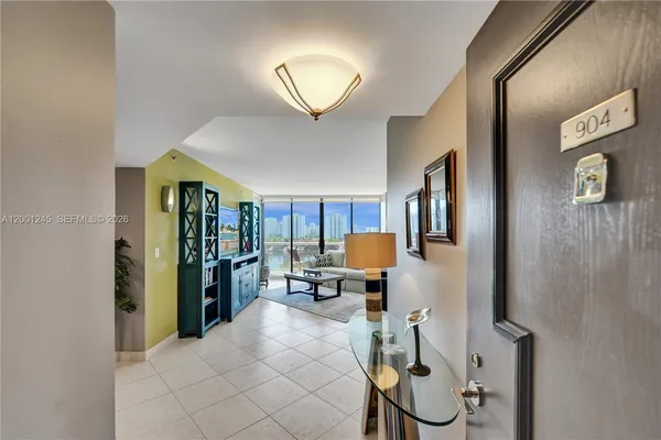 $4,000 | 3600 Yacht Club Drive, Unit 904, Aventura, FL 33180