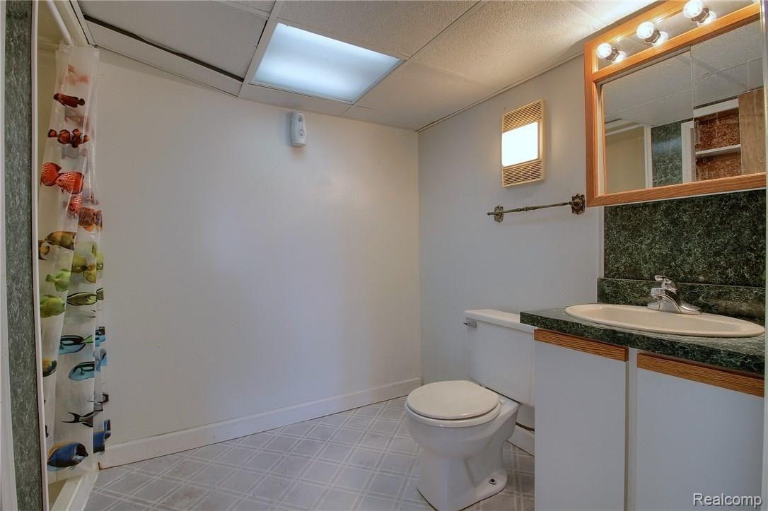 3139 Gilmour Road Leonard, MI 48367 - Photo 25 of 38 Lower Level Full Bath