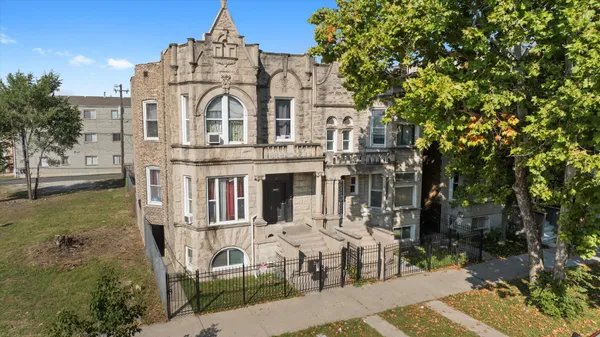$295,000 | 1116 South Independence Boulevard, Chicago, IL 60624