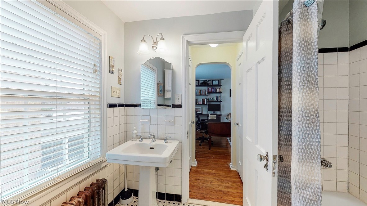 2601 Charney Road Cleveland, OH 44118 - Photo 19 of 29 Gallery Image 19