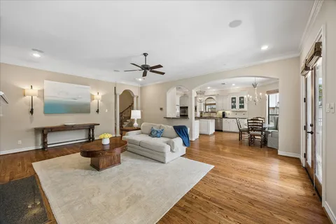 $1,499,000 | 802 Anderson Street, Bellaire, TX 77401