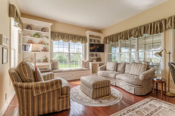$1,775,000 | 5622 Victoria Bluffs Drive, Newburgh, IN 47630