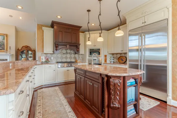 $1,775,000 | 5622 Victoria Bluffs Drive, Newburgh, IN 47630