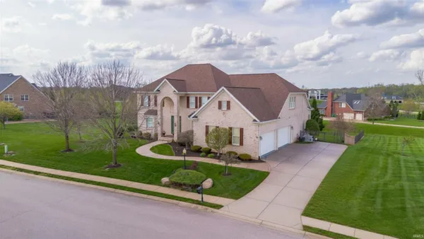 $1,775,000 | 5622 Victoria Bluffs Drive, Newburgh, IN 47630