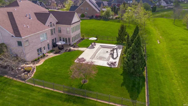 $1,775,000 | 5622 Victoria Bluffs Drive, Newburgh, IN 47630