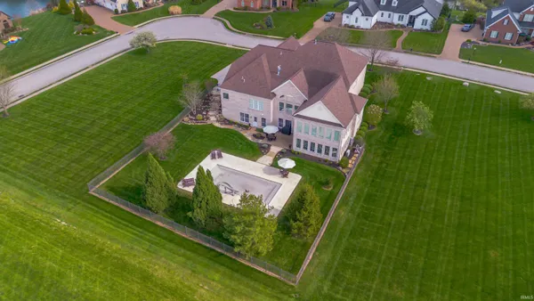 $1,775,000 | 5622 Victoria Bluffs Drive, Newburgh, IN 47630