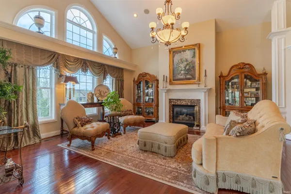 $1,775,000 | 5622 Victoria Bluffs Drive, Newburgh, IN 47630