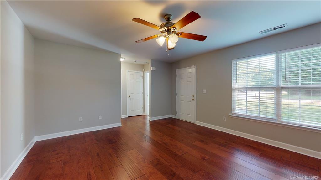 1636 Ranch Road Charlotte, NC 28208 - Photo 5 of 38 Gallery Image 5
