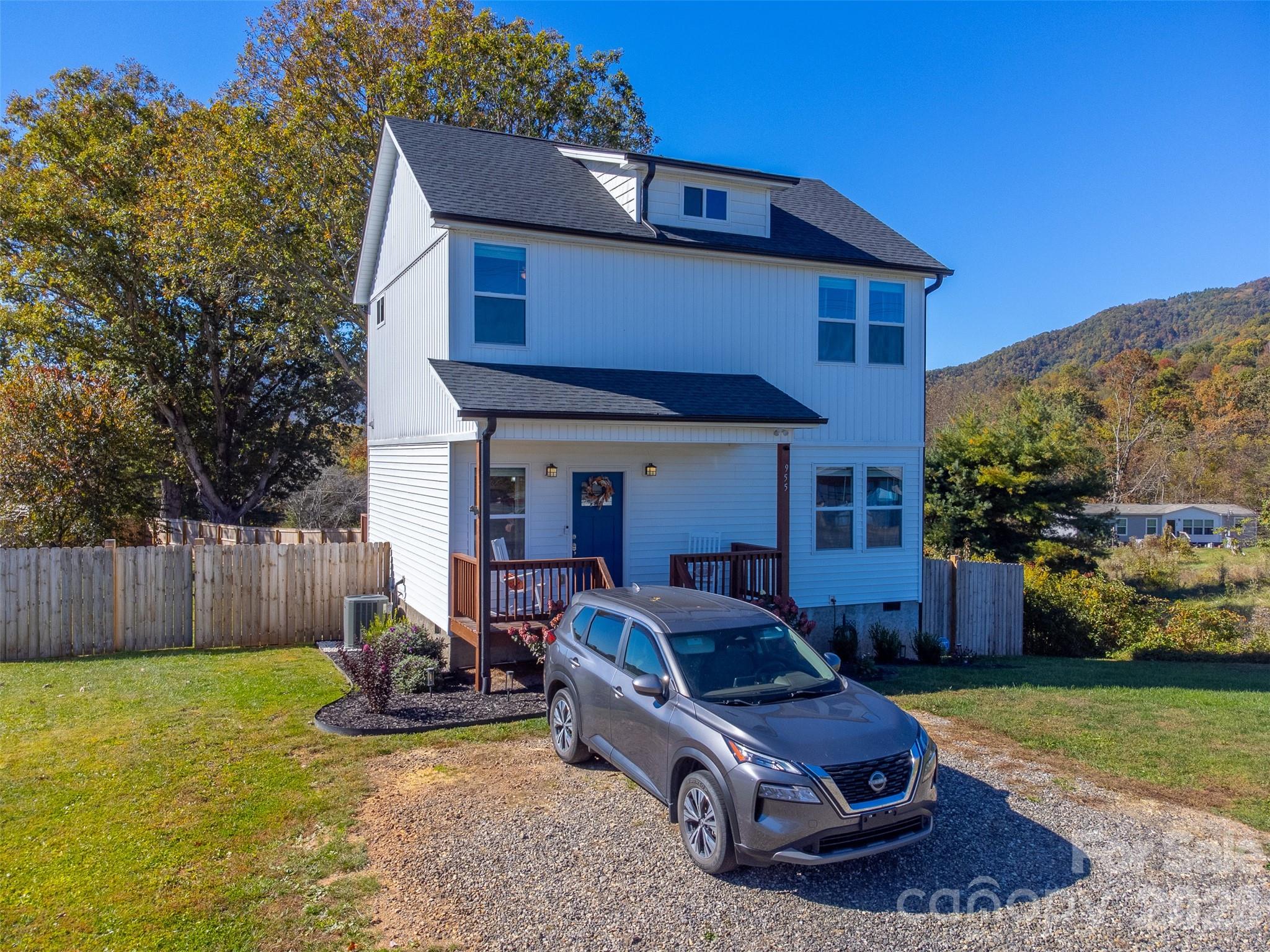 955 North Canton Road Canton, NC 28716 - Photo 29 of 48