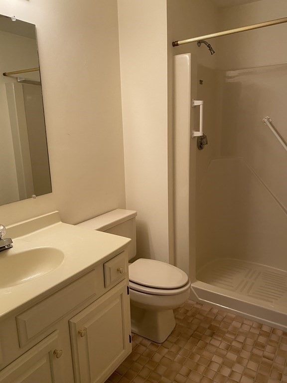 202 Ridgefield Circle, Unit C Clinton, MA 01510 - Photo 13 of 24 Gallery Image 13