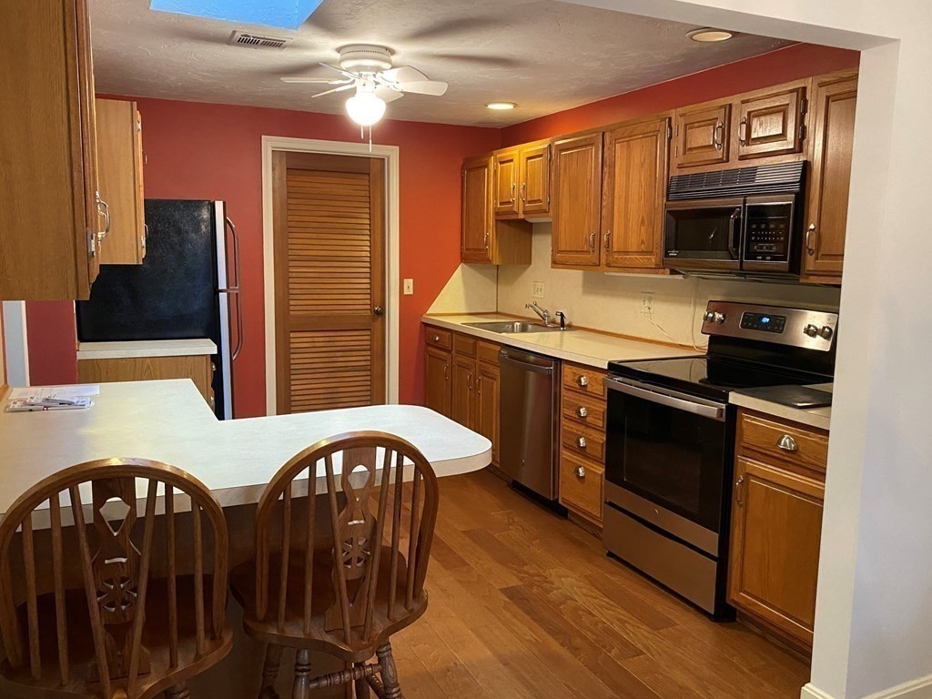 202 Ridgefield Circle, Unit C Clinton, MA 01510 - Photo 7 of 24 Gallery Image 7