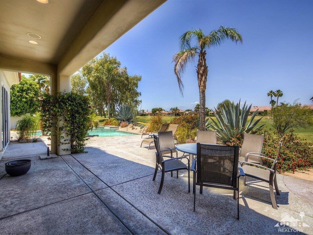 285 Loch Lomond Road Rancho Mirage, CA 92270 - Photo 40 of 48 a view of a backyard with plants