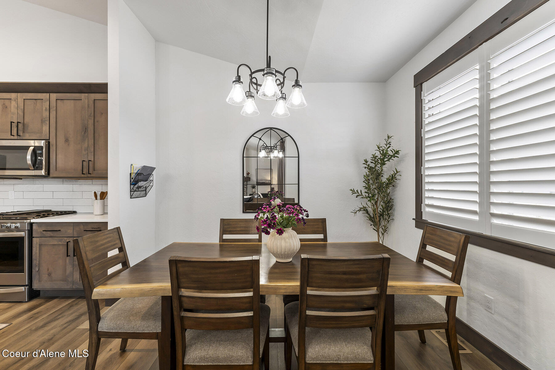 8781 West Seed Loop Rathdrum, ID 83858 - Photo 11 of 40 Dining Area with Plantation Shutters