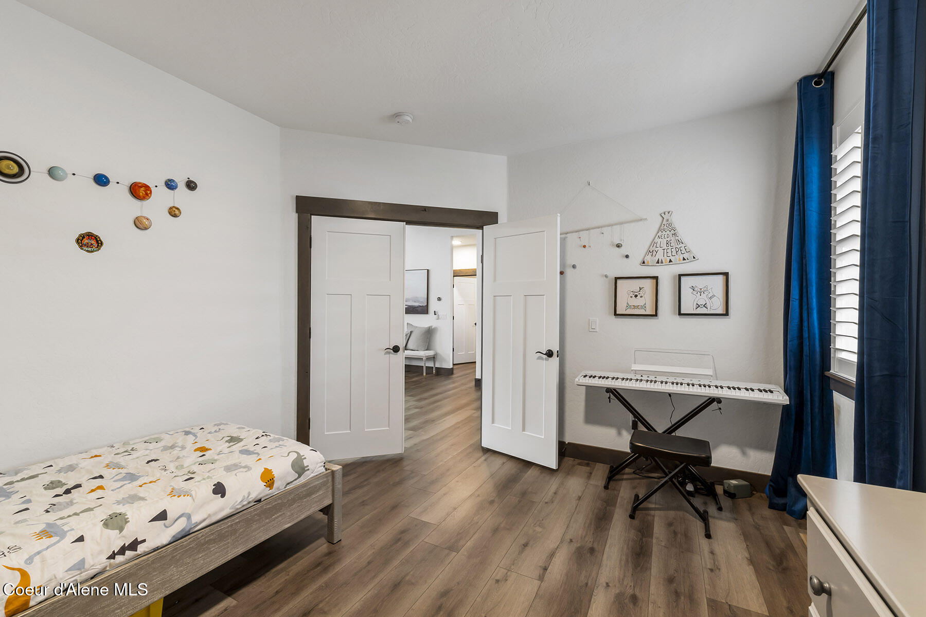 8781 West Seed Loop Rathdrum, ID 83858 - Photo 16 of 40 Spacious Guest Bedroom