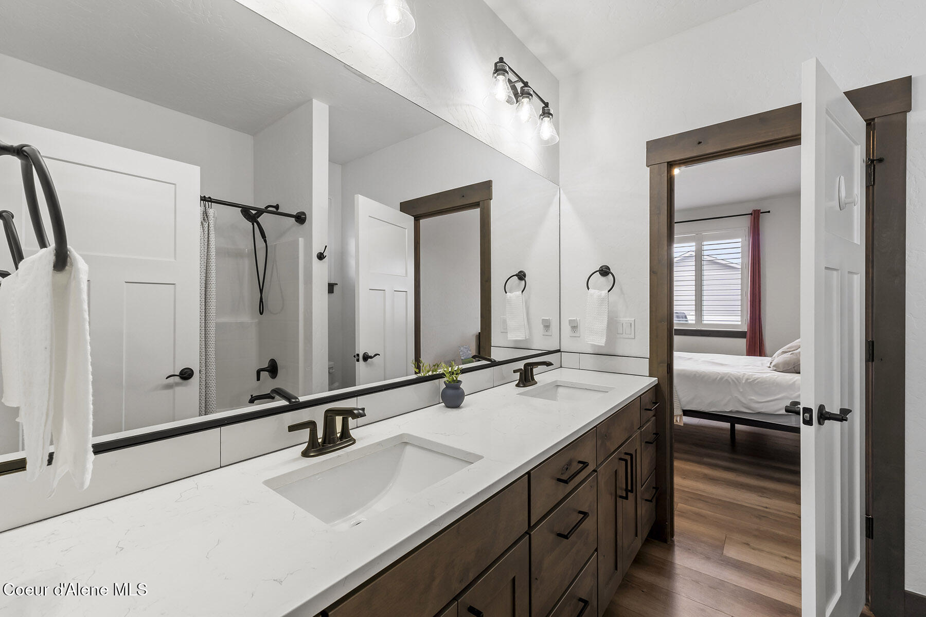 8781 West Seed Loop Rathdrum, ID 83858 - Photo 19 of 40 Dual Vanity Bathroom Suite