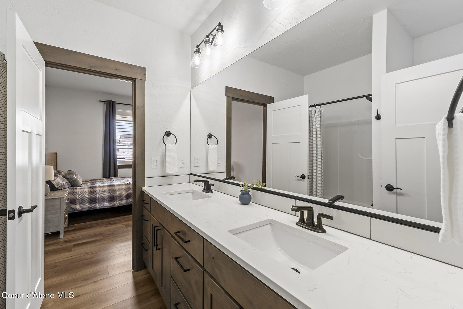 8781 West Seed Loop Rathdrum, ID 83858 - Photo 20 of 40 Dual Vanity Bathroom Suite