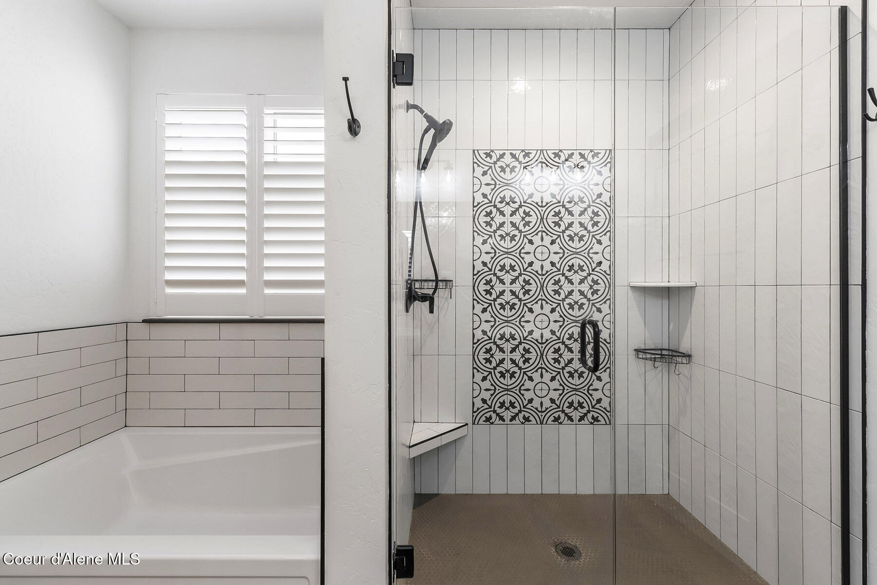 8781 West Seed Loop Rathdrum, ID 83858 - Photo 27 of 40 Custom Tile Shower & Soaking Tub