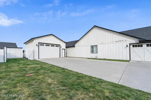 $925,000 | 8781 West Seed Loop, Rathdrum, ID 83858