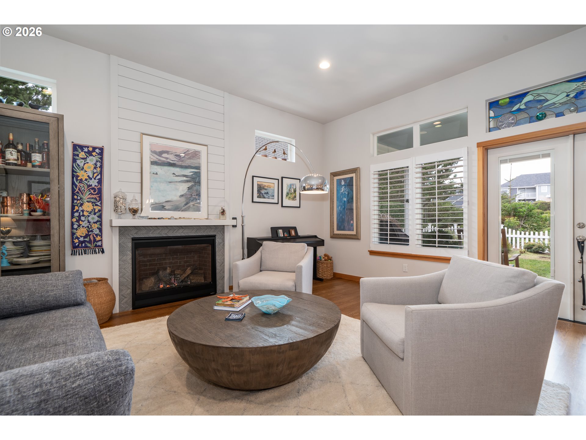 5920 Southwest Arbor Drive Newport, OR 97366 - Photo 26 of 48 Living Room