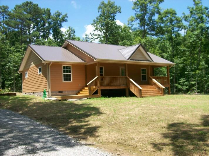 623 Lou Road Pikeville, TN 37367 - Photo 3 of 26 100_1195