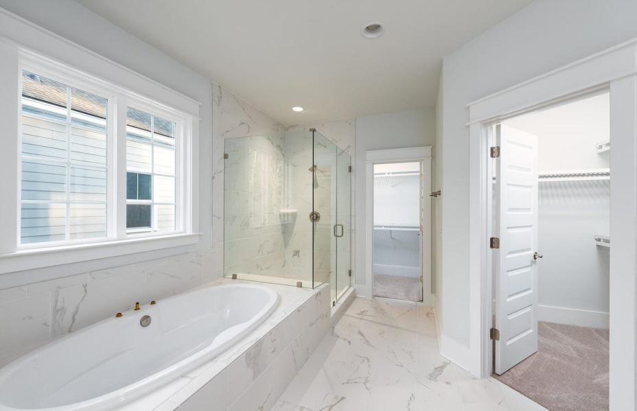 1080 Lyle Way Mount Pleasant, SC 29466 - Photo 5 of 16 Master bath