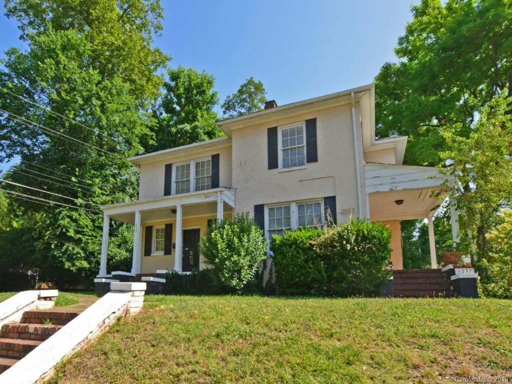 1237 Romany Road Charlotte, NC 28203 - Photo 2 of 15 a house view with a garden space