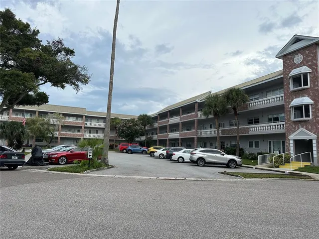 $1,750 | 2460 Persian Drive, Unit 44, Clearwater, FL 33763