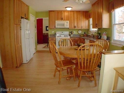 24277 Kings Pointe Novi, MI 48375 - Photo 9 of 24 nook and kitchen