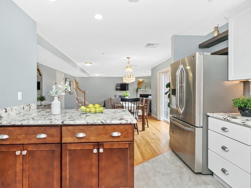 7 Conant Road, Unit 13 Winchester, MA 01890 - Photo 4 of 23