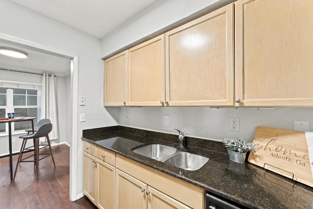 1150 Collier Road Northwest, Unit H10 Atlanta, GA 30318 - Photo 12 of 32 Gallery Image 12