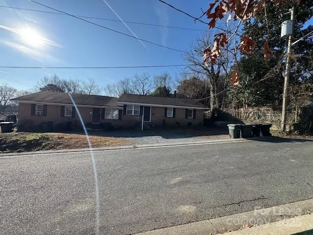 $1,275 | 300 East Hudson Street, Monroe, NC 28112