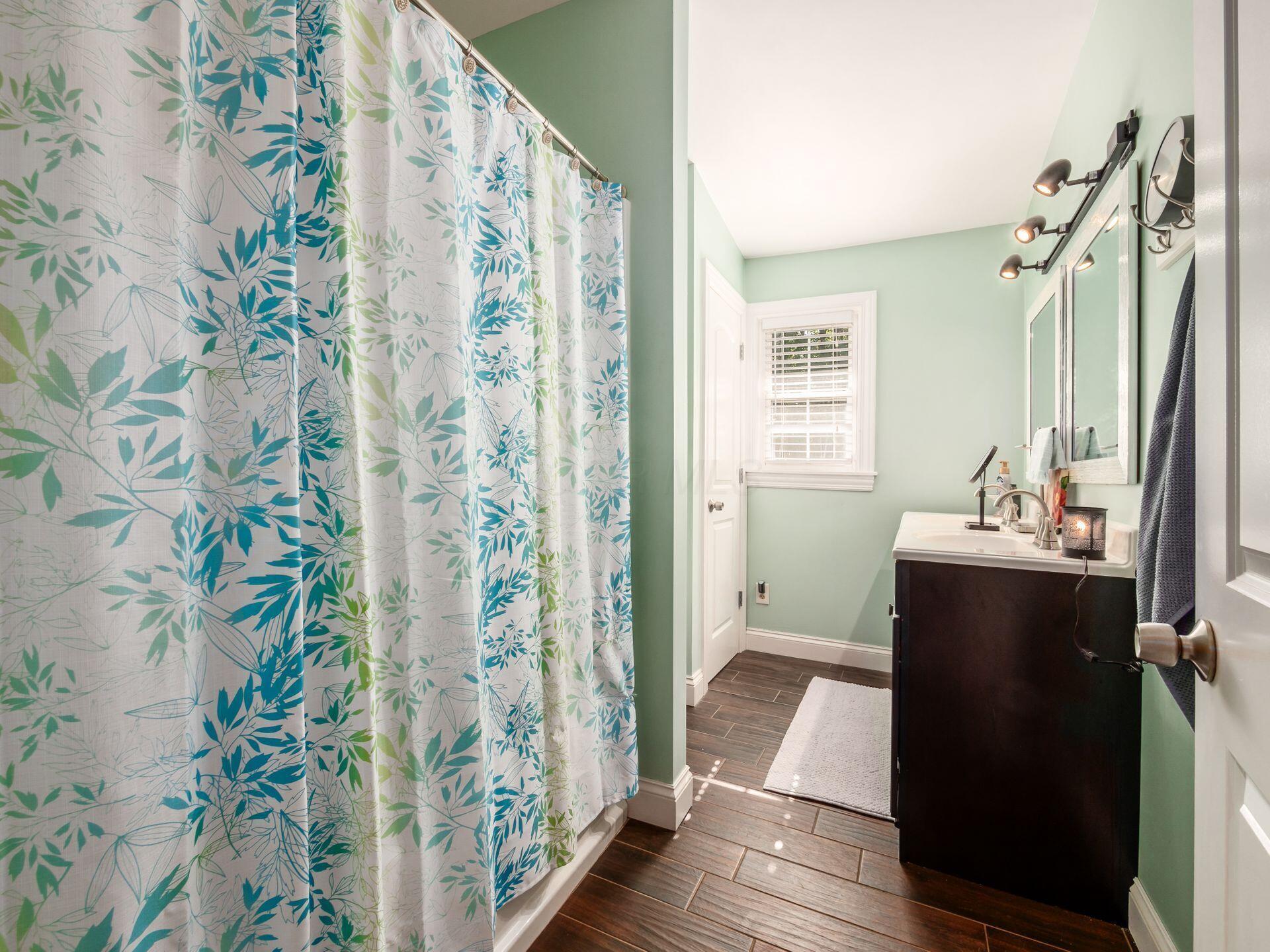 5770 Lambert Road Orient, OH 43146 - Photo 38 of 64 Full Bathroom