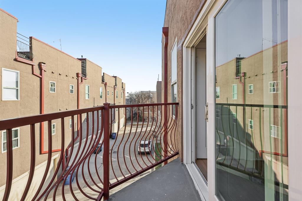 1511 Bluff Ridge Way Dallas, TX 75206 - Photo 29 of 39