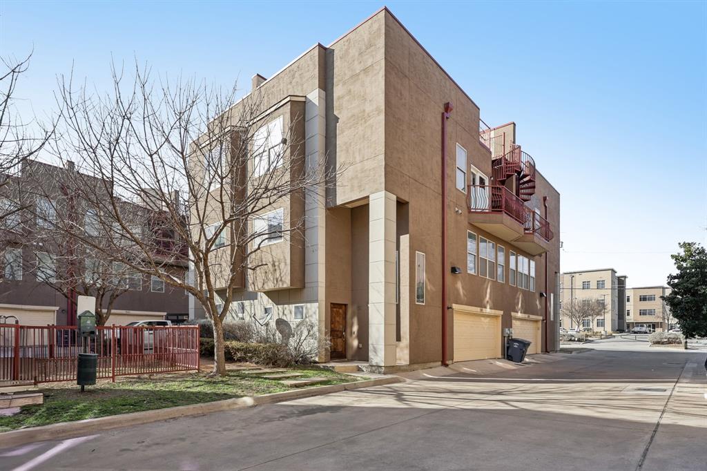 1511 Bluff Ridge Way Dallas, TX 75206 - Photo 33 of 39