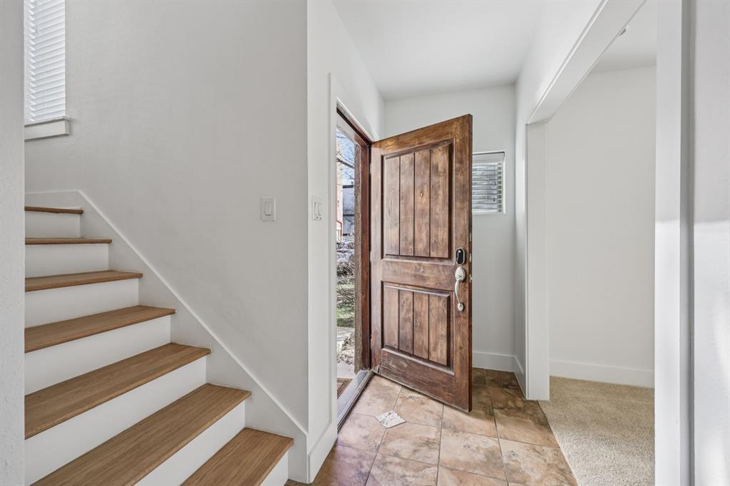 1511 Bluff Ridge Way Dallas, TX 75206 - Photo 6 of 39