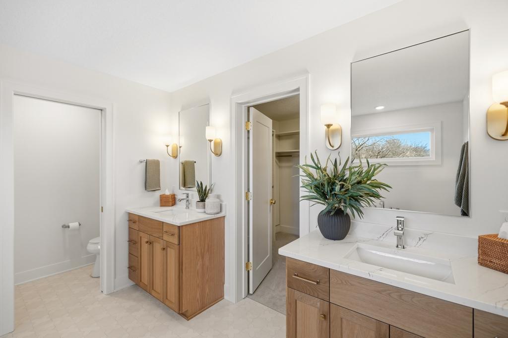 11184 Johnson Ridge Eden Prairie, MN 55347 - Photo 20 of 52