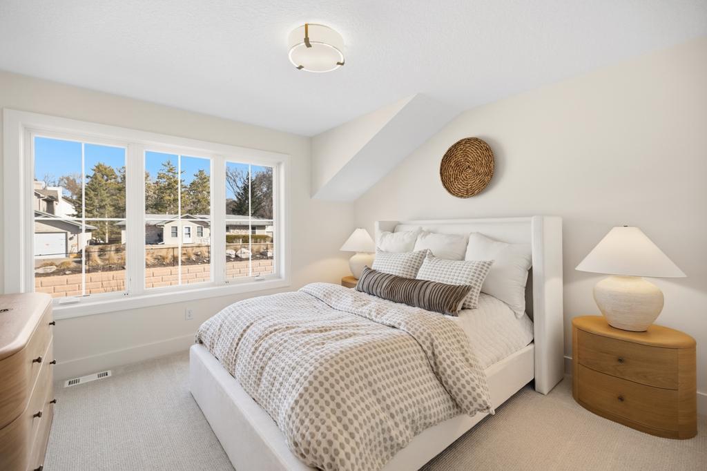 11184 Johnson Ridge Eden Prairie, MN 55347 - Photo 29 of 52