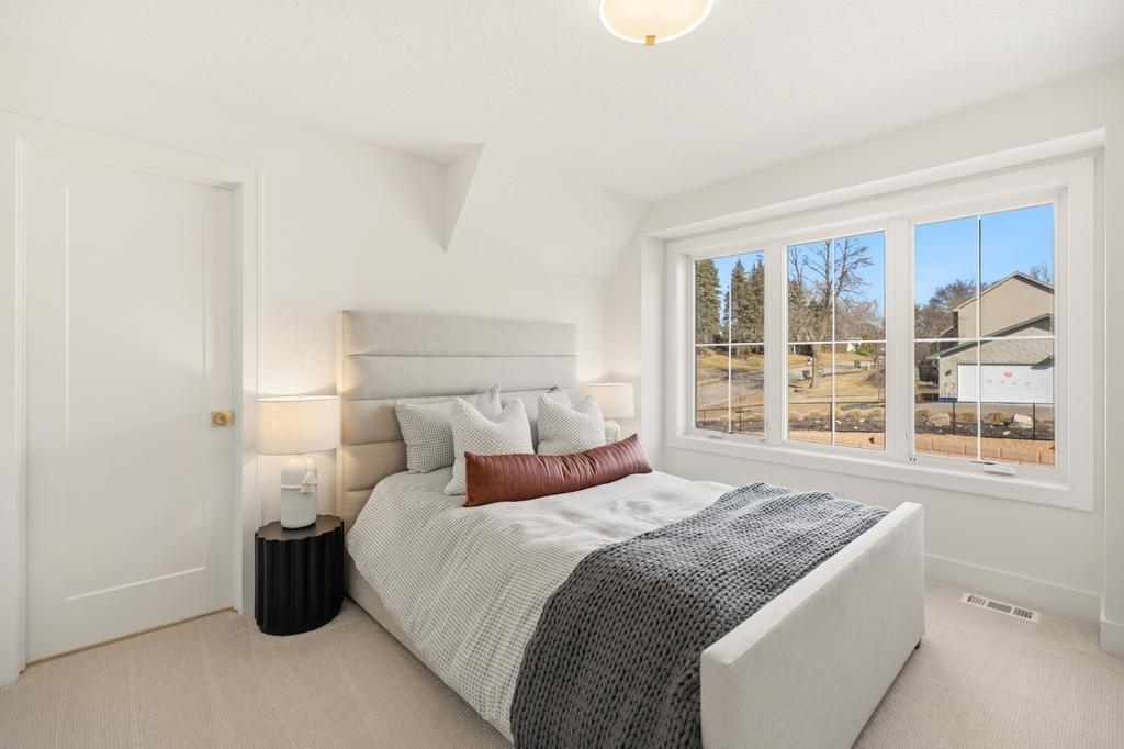 11184 Johnson Ridge Eden Prairie, MN 55347 - Photo 33 of 52