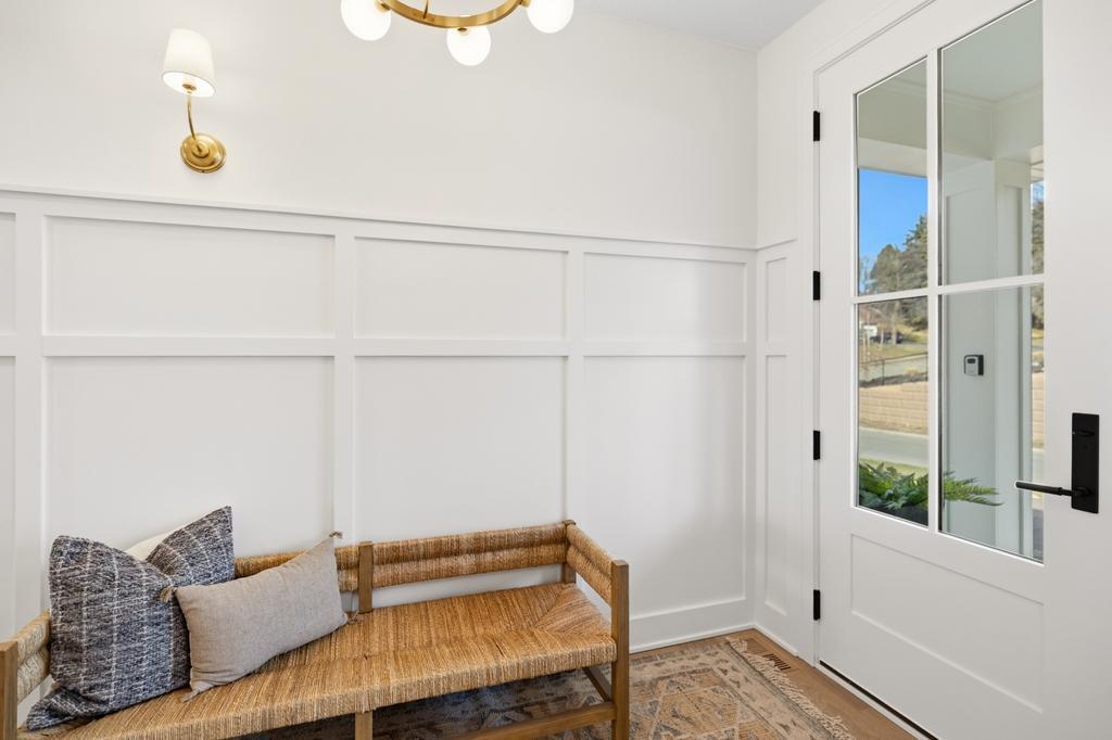 11184 Johnson Ridge Eden Prairie, MN 55347 - Photo 4 of 52