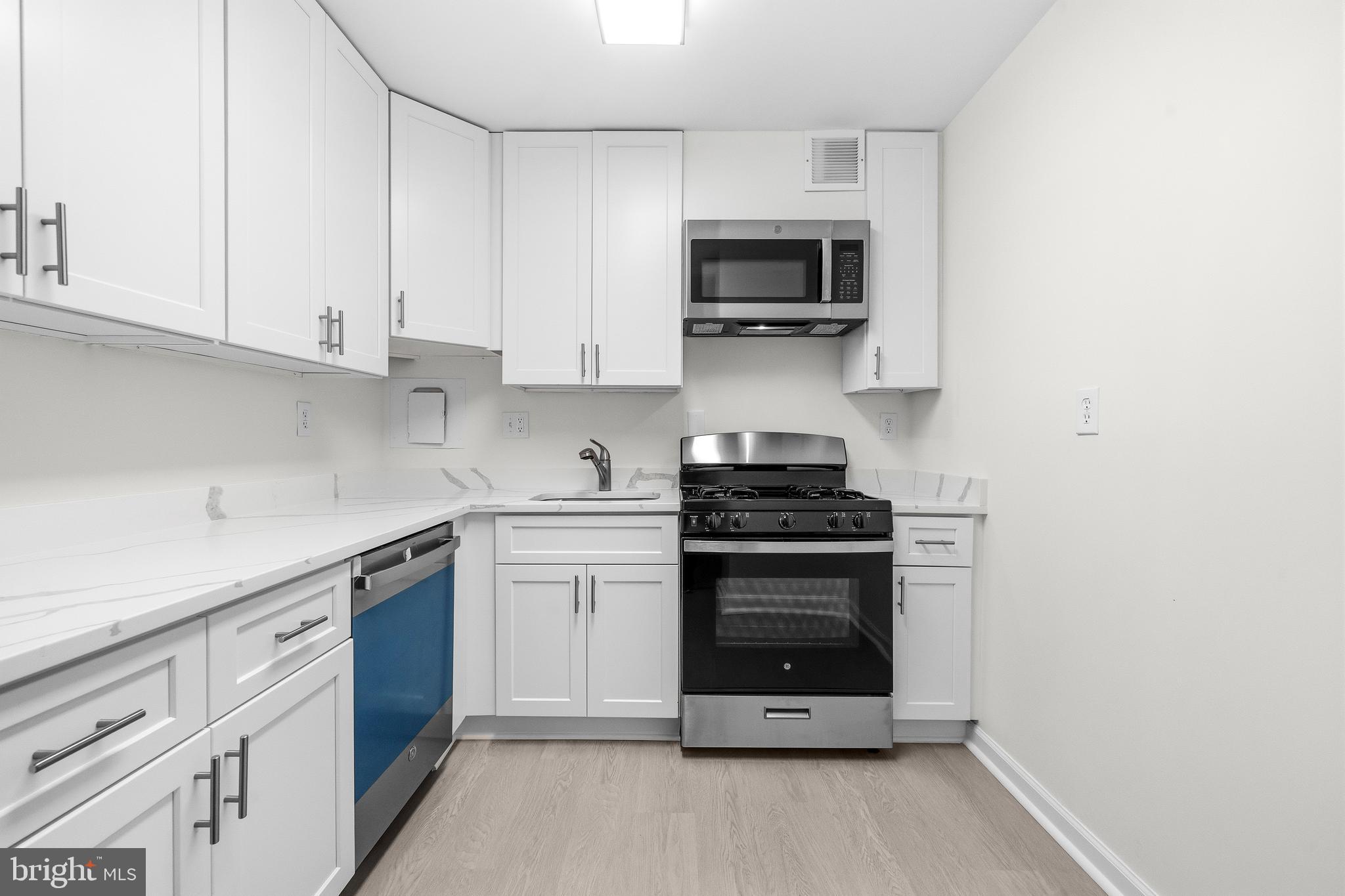 700 7th Street Southwest, Unit 126 Washington, DC 20024 - Photo 9 of 37