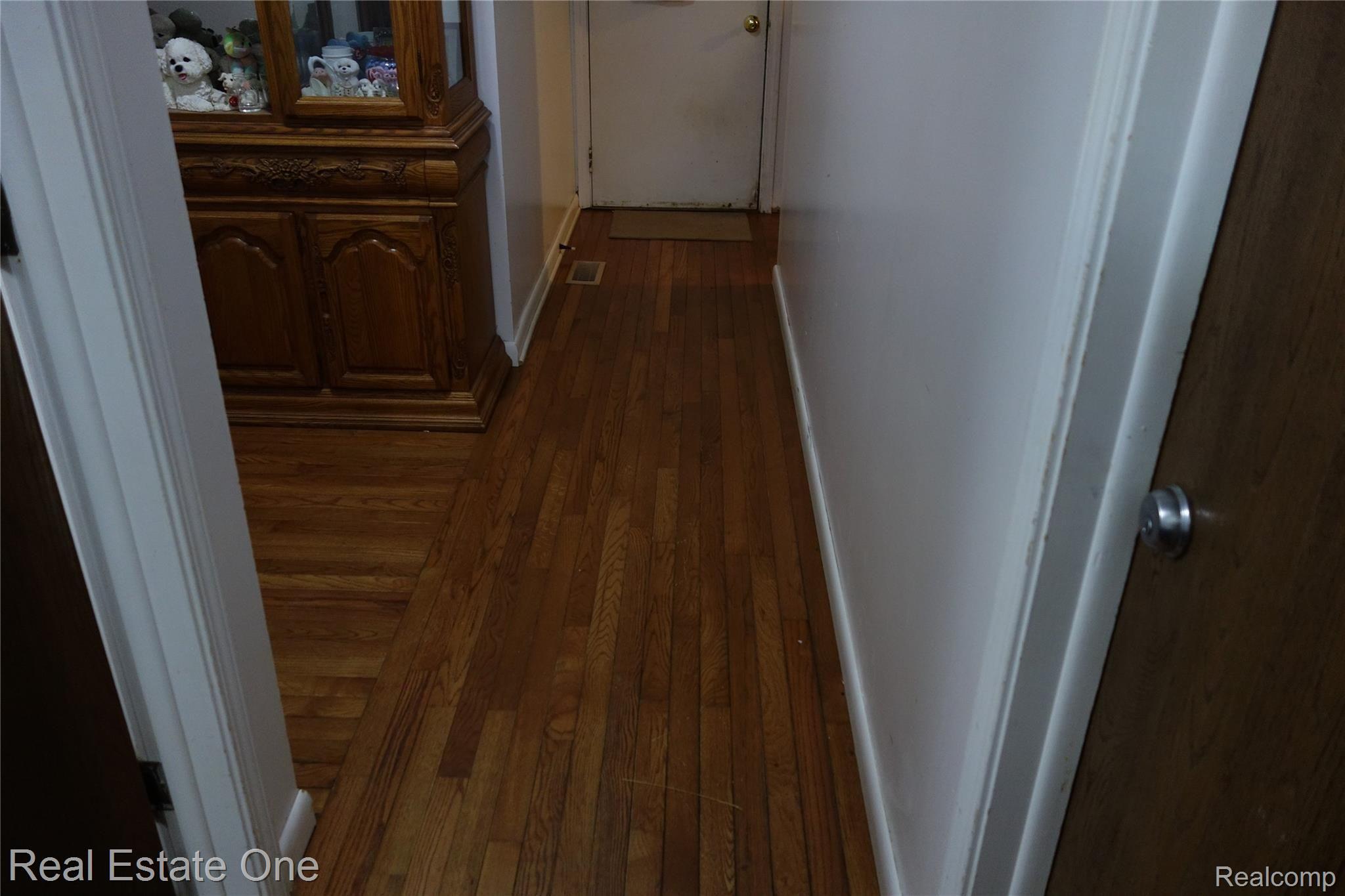 9350 Pine Knob Road Clarkston, MI 48348 - Photo 29 of 39 Hardwood Flooring