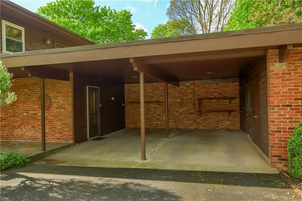 224 Gentry Road Coraopolis, PA 15108 - Photo 2 of 25 Gallery Image 2