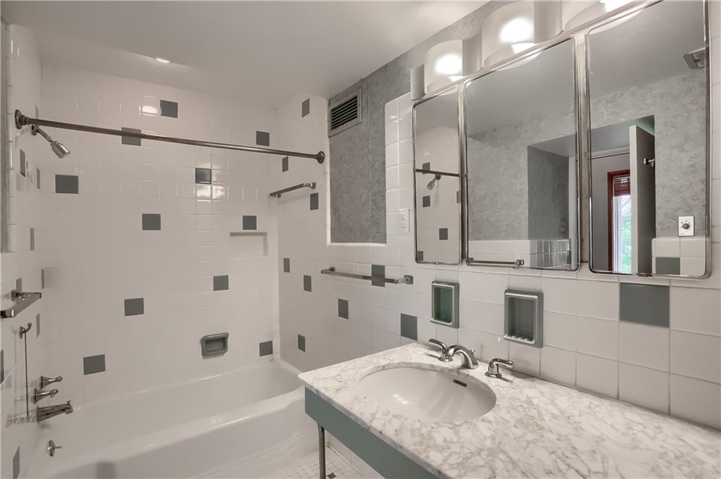 224 Gentry Road Coraopolis, PA 15108 - Photo 17 of 25 Gallery Image 17