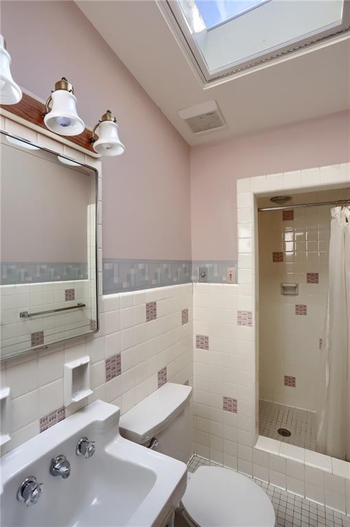 224 Gentry Road Coraopolis, PA 15108 - Photo 21 of 25 Gallery Image 21