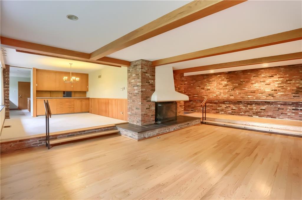 224 Gentry Road Coraopolis, PA 15108 - Photo 4 of 25 Gallery Image 4